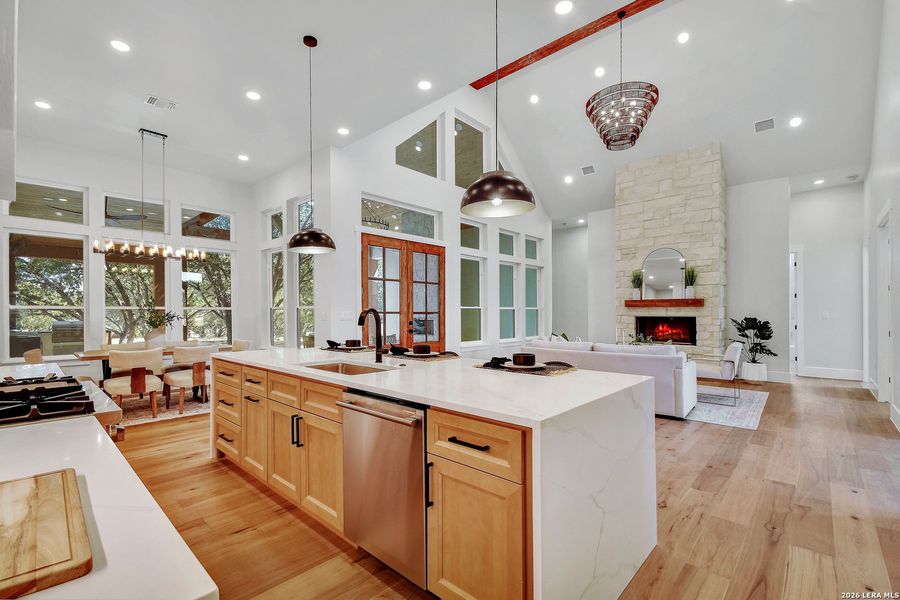 Furnished interior view inside a new home in , Bandera (Image 14).