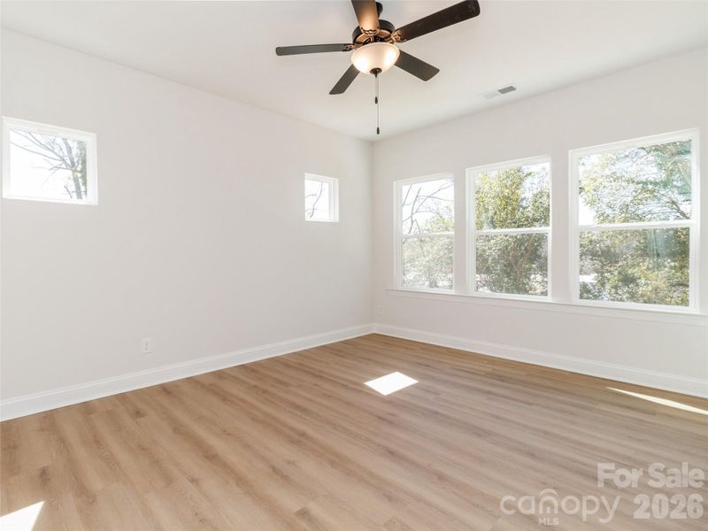 Spacious, unfurnished interior of a new home in , Charlotte (Image 9).