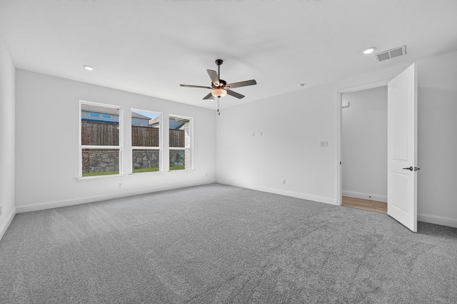 Spacious, unfurnished interior of a new home in South Oak, Lakewood Village (Image 19).