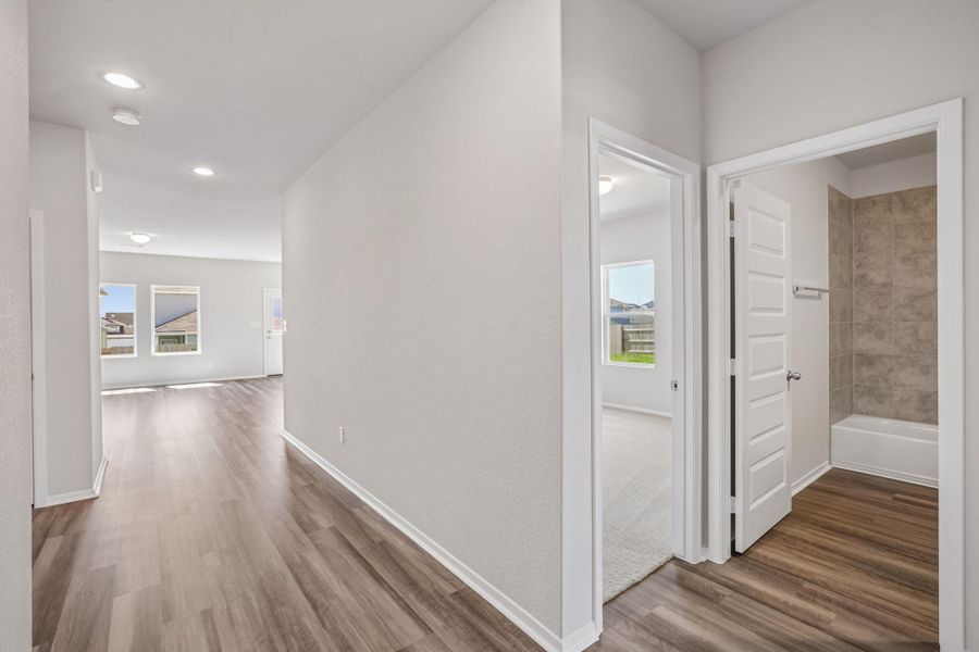 Spacious, unfurnished interior of a new home in Edgebrooke, Pflugerville (Image 33). Spacious, unfurnished interior of a new home in Edgebrooke, Pflugerville (Image 33).