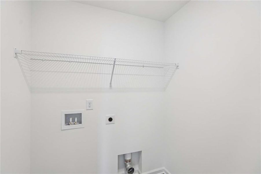 Spacious, unfurnished interior of a new home in The Pointe at Heron Bay, Locust Grove (Image 29).