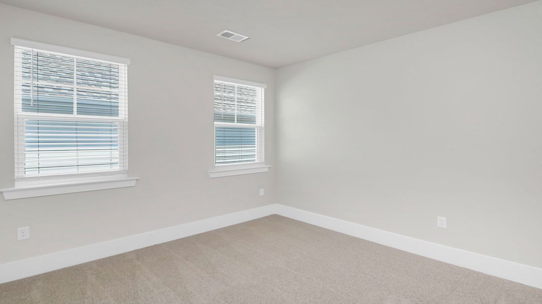 Spacious, unfurnished interior of a new home in Livingston Woods, Irmo (Image 18).