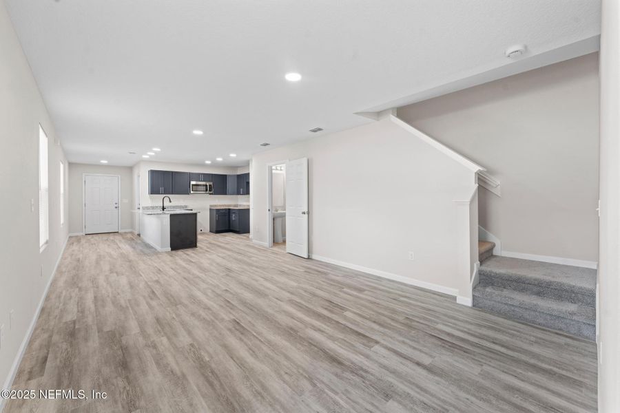 Spacious, unfurnished interior of a new home in , Atlantic Beach (Image 18).