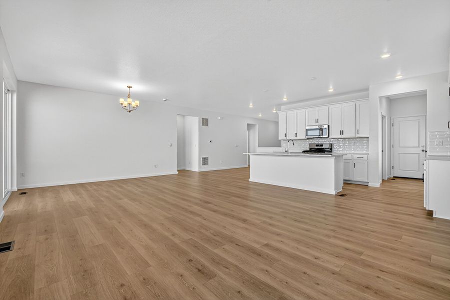 Spacious, unfurnished interior of a new home in Trailstone, Arvada (Image 17).