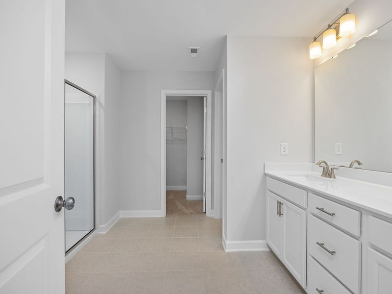 Furnished interior view inside a new home in Lake Park Villas, Wylie (Image 10).