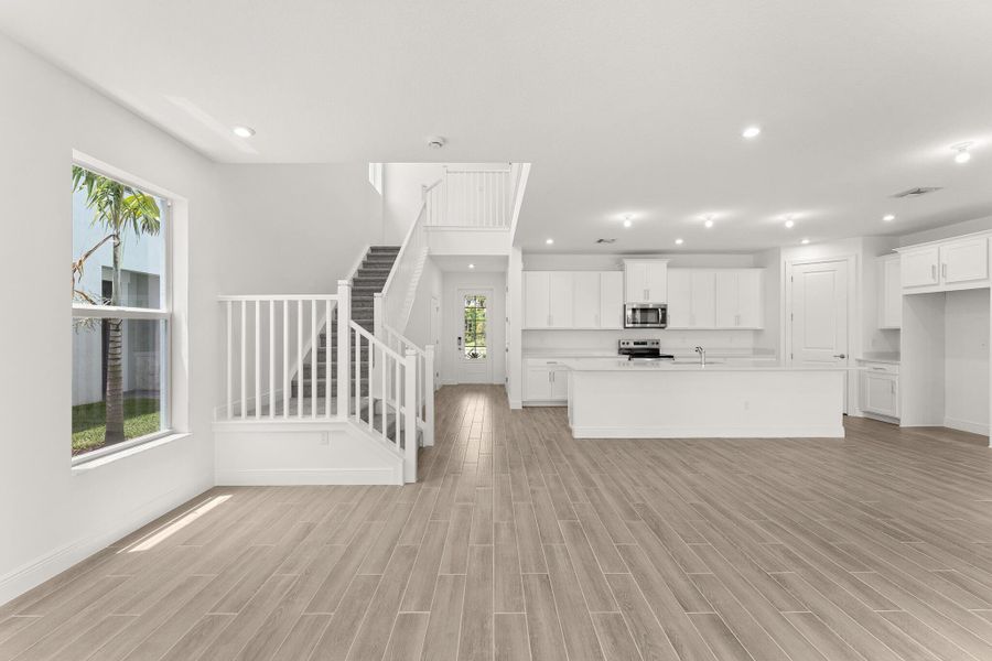 Spacious, unfurnished interior of a new home in Avila, Jensen Beach (Image 15).