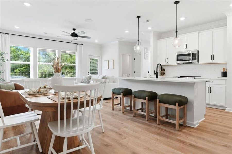 Furnished interior view inside a new home in , Jasper (Image 9).