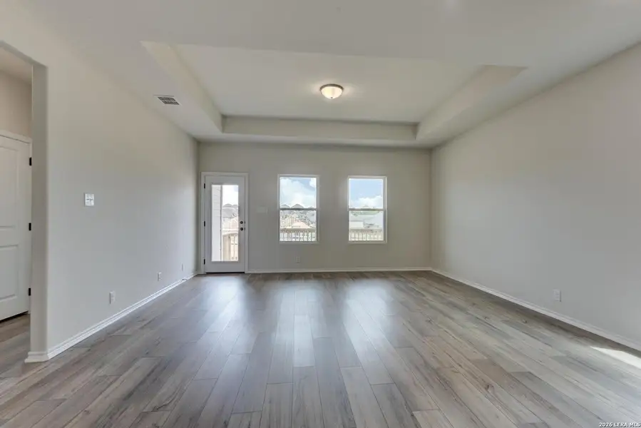 Spacious, unfurnished interior of a new home in Arcadia Ridge, San Antonio (Image 18). Spacious, unfurnished interior of a new home in Arcadia Ridge, San Antonio (Image 18).