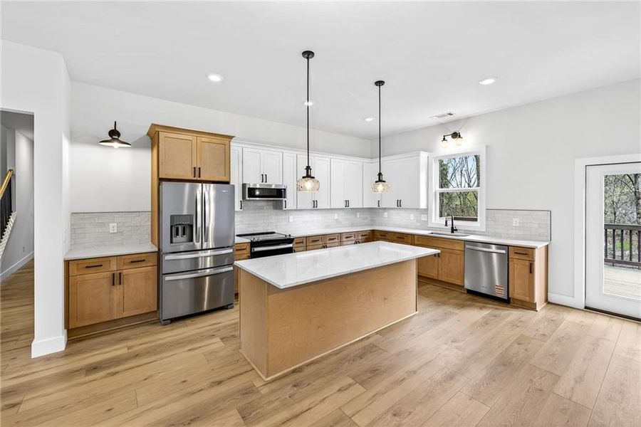 Furnished interior view inside a new home in , Gainesville (Image 6).