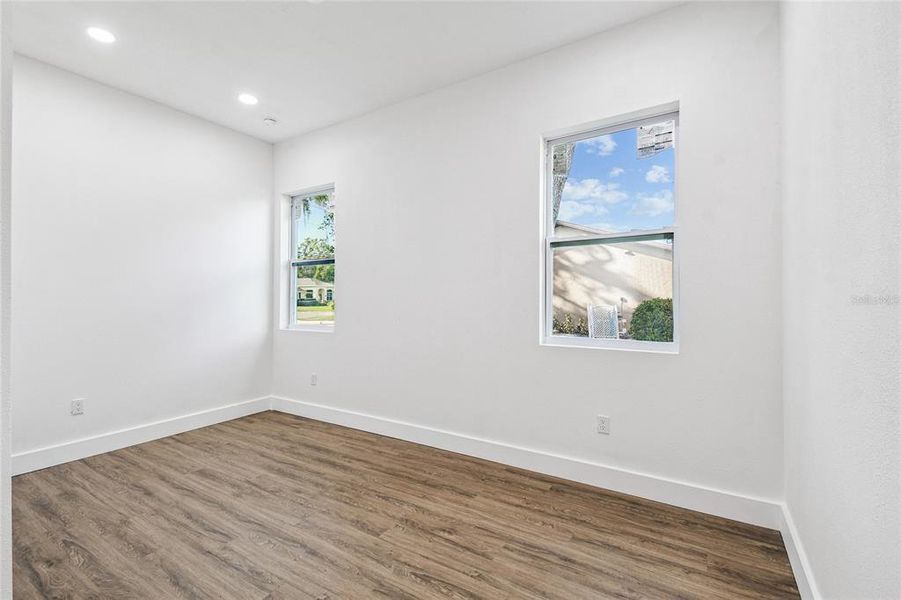 Spacious, unfurnished interior of a new home in , Spring Hill (Image 36).
