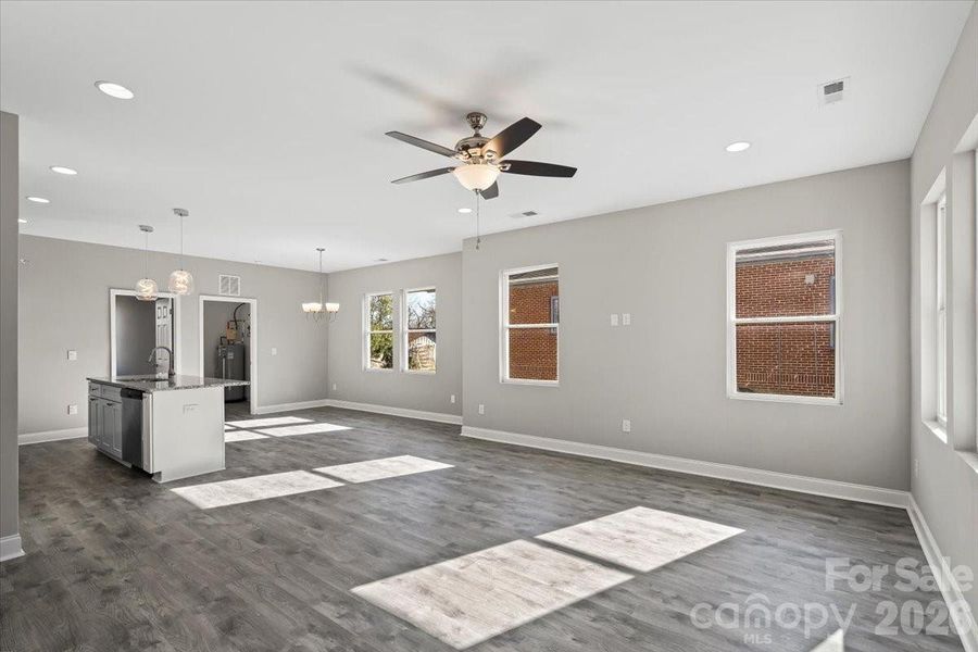 Spacious, unfurnished interior of a new home in , Shelby (Image 27).