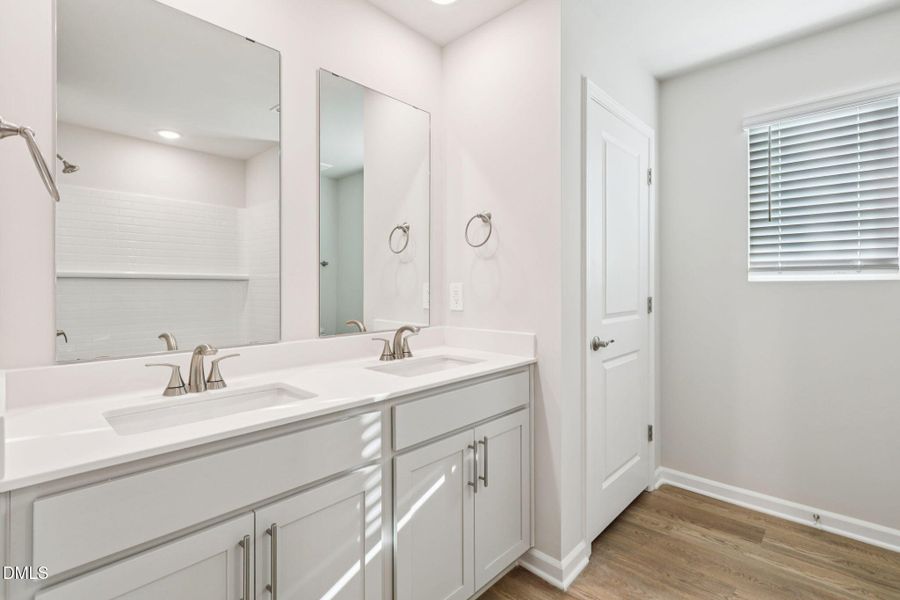 29-web-or-mls-Raleigh - Oak Manor - 145