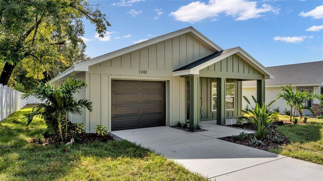 Front exterior of a new home in , Lakeland, FL, highlighting curb appeal (Image 16).