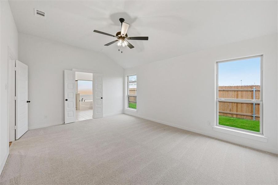 Spacious, unfurnished interior of a new home in Trail Creek, Cleburne (Image 22). Spacious, unfurnished interior of a new home in Trail Creek, Cleburne (Image 22).
