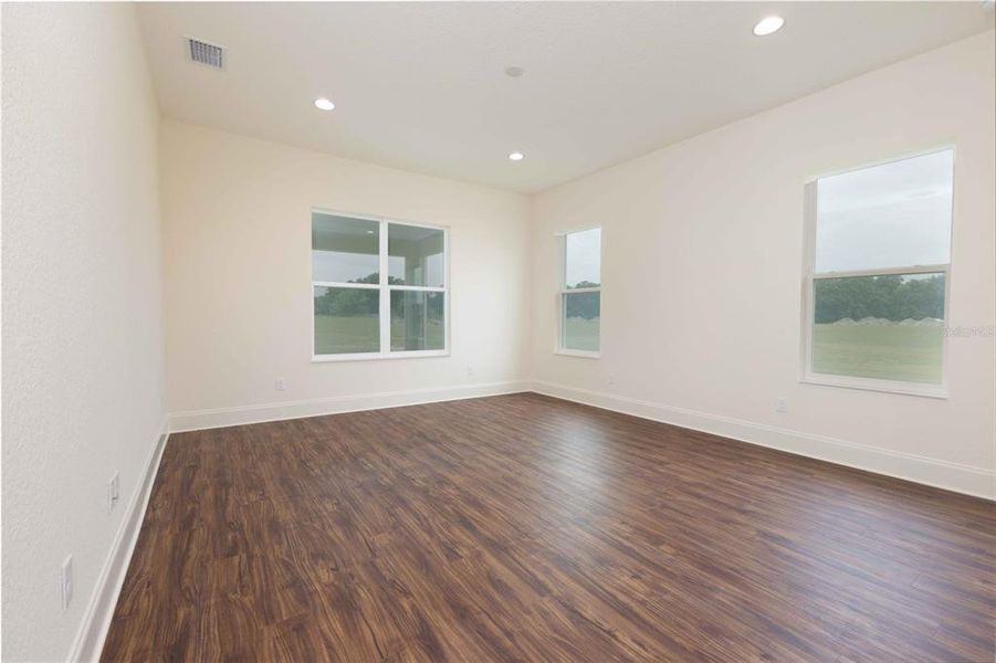 Spacious, unfurnished interior of a new home in , Oxford (Image 22).