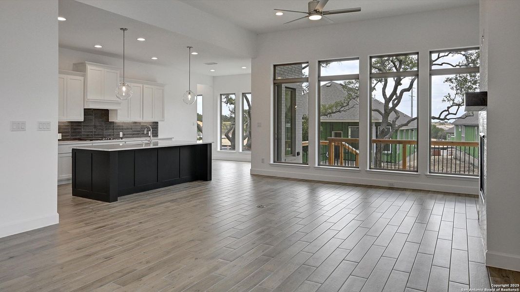 Image 31 of a home in Esperanza 60'.