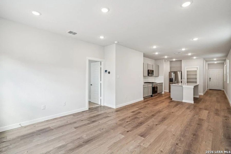 Spacious, unfurnished interior of a new home in Park Place, New Braunfels (Image 15). Spacious, unfurnished interior of a new home in Park Place, New Braunfels (Image 15).
