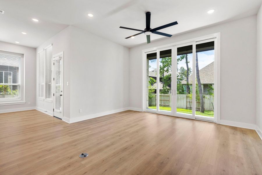 Spacious, unfurnished interior of a new home in Woodforest, Montgomery (Image 33).