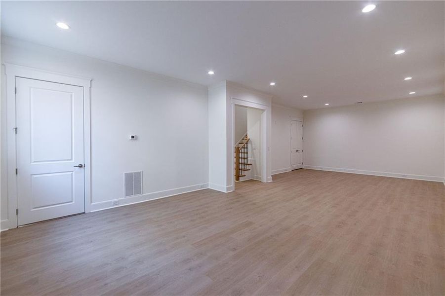 Spacious, unfurnished interior of a new home in , Atlanta (Image 62).