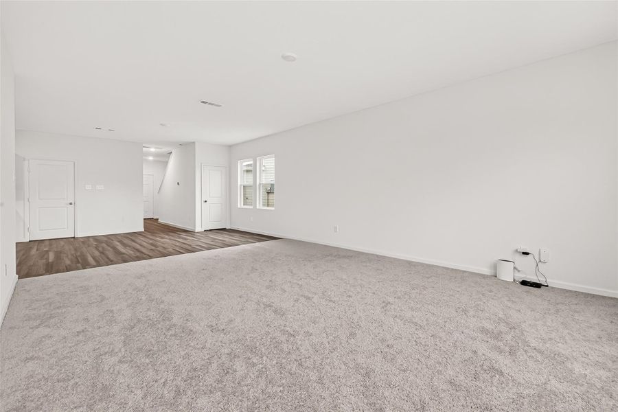 Spacious, unfurnished interior of a new home in Chapel Run, Montgomery (Image 44).
