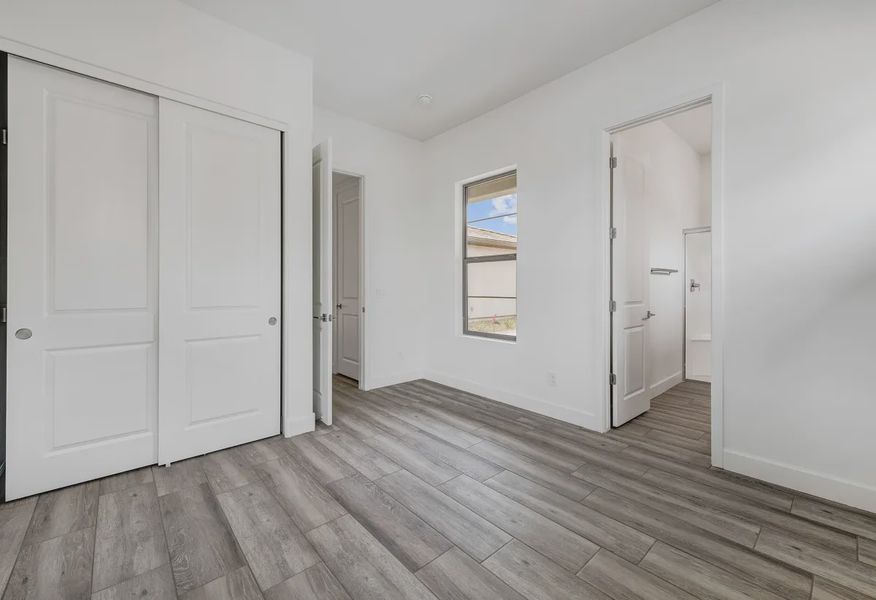 Guest Bed - 36 of 44