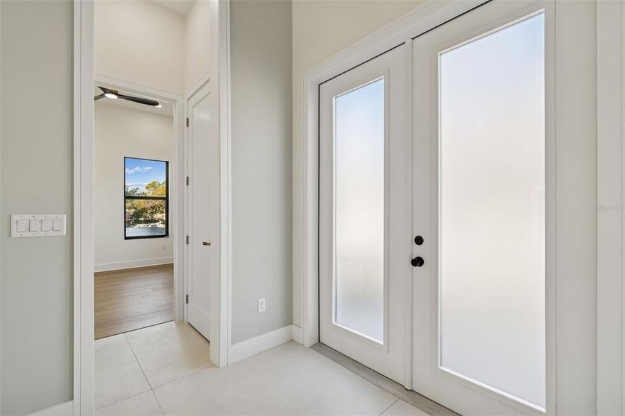 Spacious, unfurnished interior of a new home in , Tampa (Image 26).