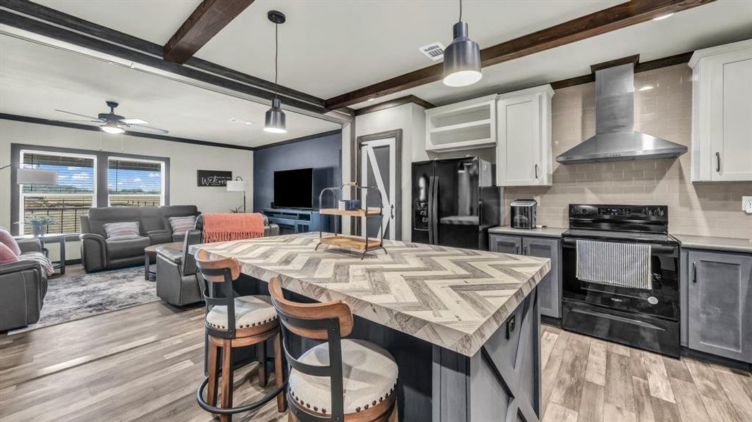 Furnished interior view inside a new home in , Comanche (Image 4).