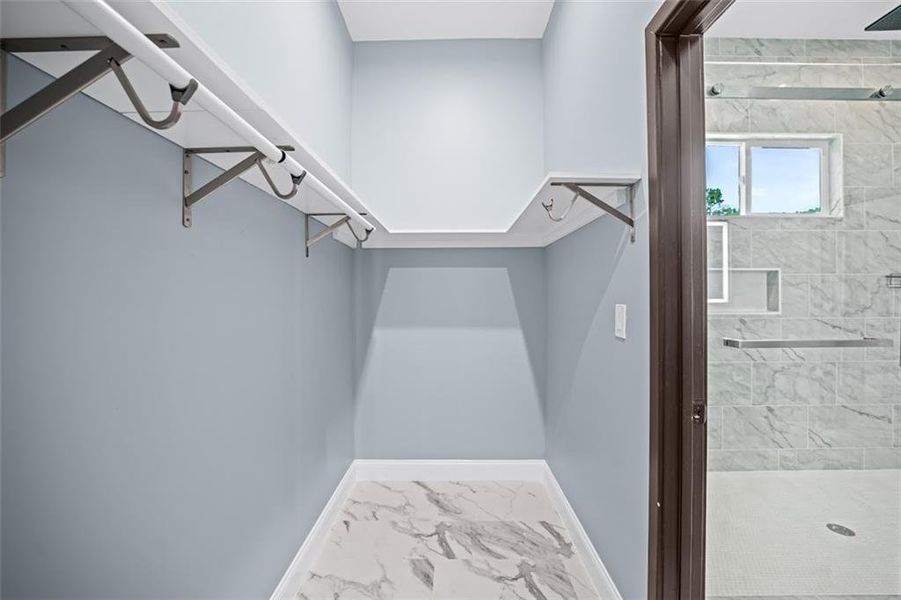 Spacious, unfurnished interior of a new home in , Grayson (Image 38).