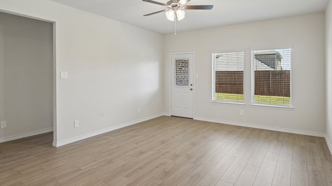 Spacious, unfurnished interior of a new home in Silverado, Aubrey (Image 7).
