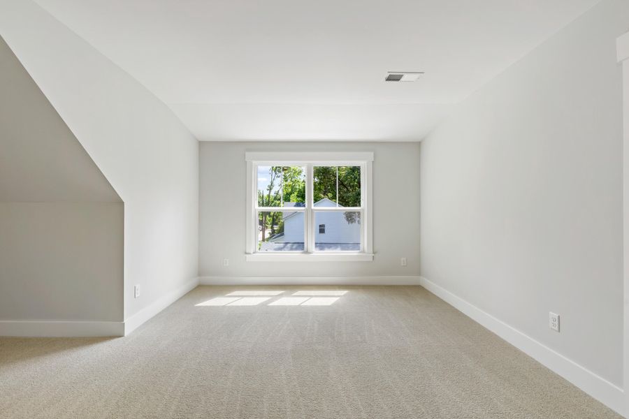 Spacious, unfurnished interior of a new home in , Charleston (Image 41).