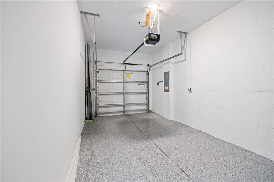 Spacious, unfurnished interior of a new home in Palmero, Nokomis (Image 23).