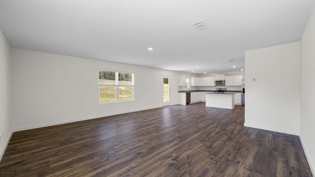 Spacious, unfurnished interior of a new home in Owensby Farms, Dayton (Image 18).