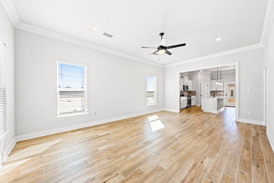 Spacious, unfurnished interior of a new home in Natureview, Freeport (Image 12).