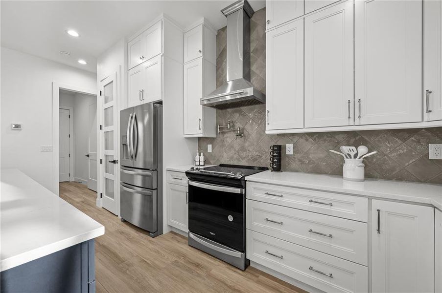 Furnished interior view inside a new home in , Port Charlotte (Image 42).