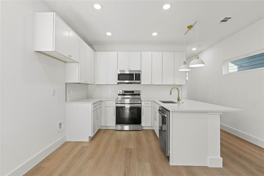 Furnished interior view inside a new home in , Dallas (Image 3). Furnished interior view inside a new home in , Dallas (Image 3).