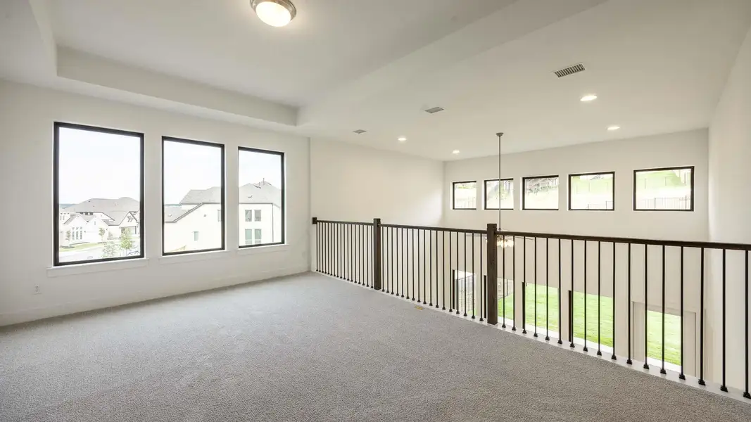 Spacious, unfurnished interior of a new home in Palmera Ridge 60', Leander (Image 9). Spacious, unfurnished interior of a new home in Palmera Ridge 60', Leander (Image 9).