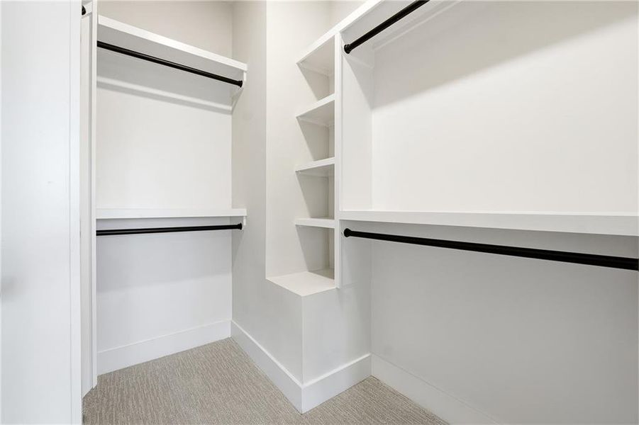 Image 42 of a home in .