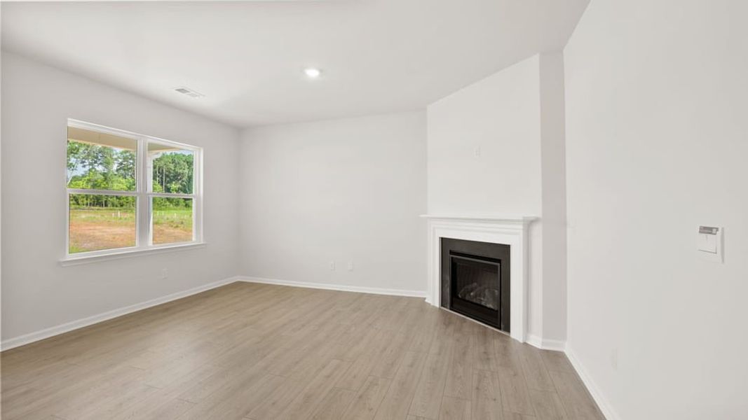 Spacious, unfurnished interior of a new home in Foxbank, Gray Court (Image 23).