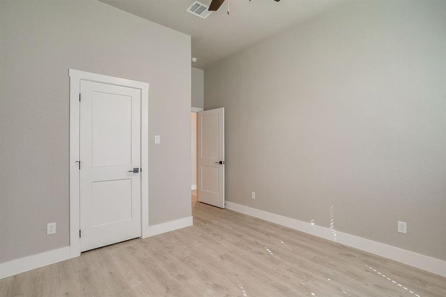 Spacious, unfurnished interior of a new home in , Bridgeport (Image 18).