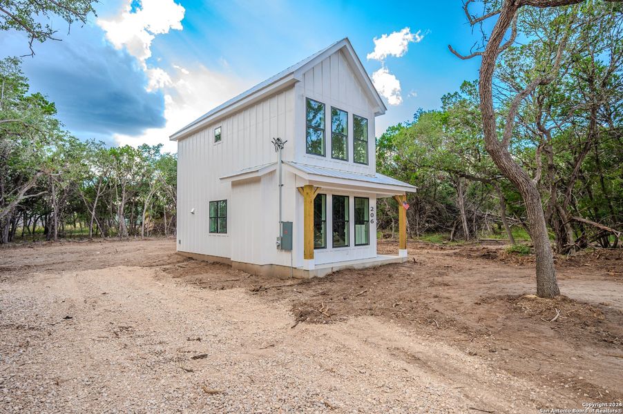 Exterior details and patio area of a home in , Bandera (Image 12).