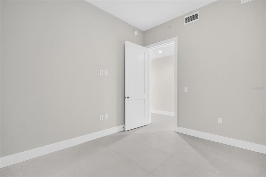 Spacious, unfurnished interior of a new home in , St. Petersburg (Image 82).