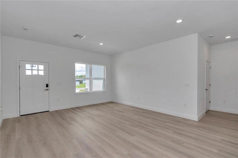 Spacious, unfurnished interior of a new home in , Ocala (Image 17).