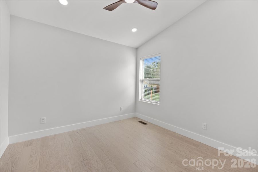 Spacious, unfurnished interior of a new home in , Asheville (Image 31).