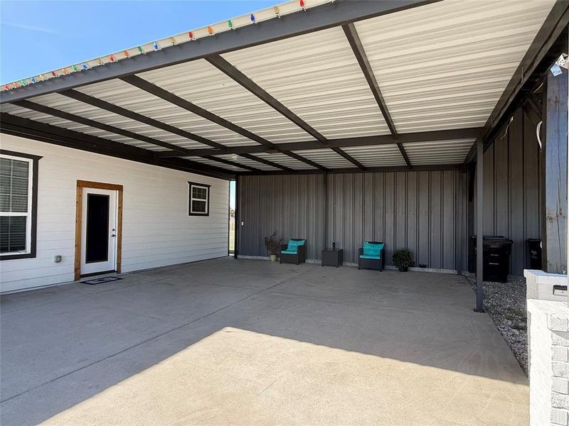 Exterior details and patio area of a home in , Terrell (Image 19).