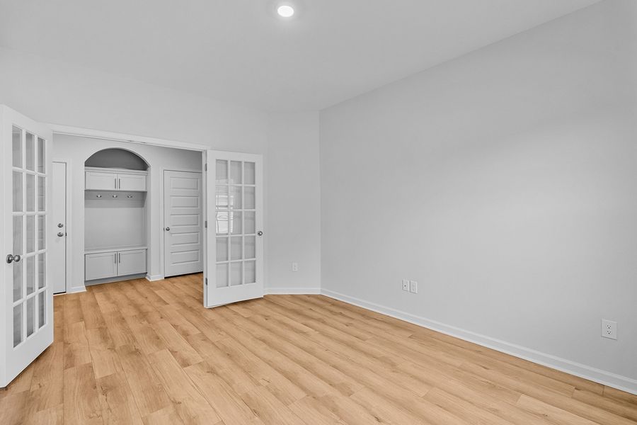 Spacious, unfurnished interior of a new home in Brayden, Advance (Image 13).