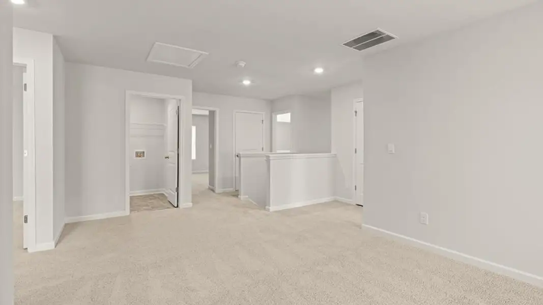 Spacious, unfurnished interior of a new home in Thompson Ridge, Dallas (Image 16). Spacious, unfurnished interior of a new home in Thompson Ridge, Dallas (Image 16).