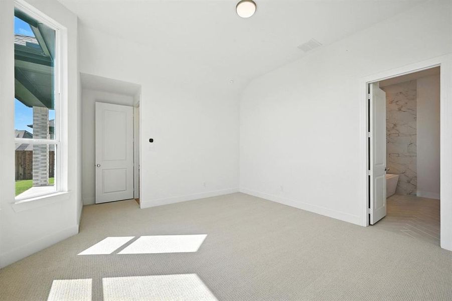 Spacious, unfurnished interior of a new home in Thompson Farms: 60ft. lots, Van Alstyne (Image 21). Spacious, unfurnished interior of a new home in Thompson Farms: 60ft. lots, Van Alstyne (Image 21).