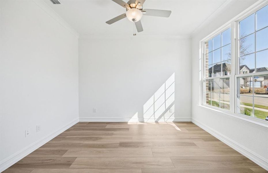 Spacious dining area *Model representation Spacious dining area *Model representation