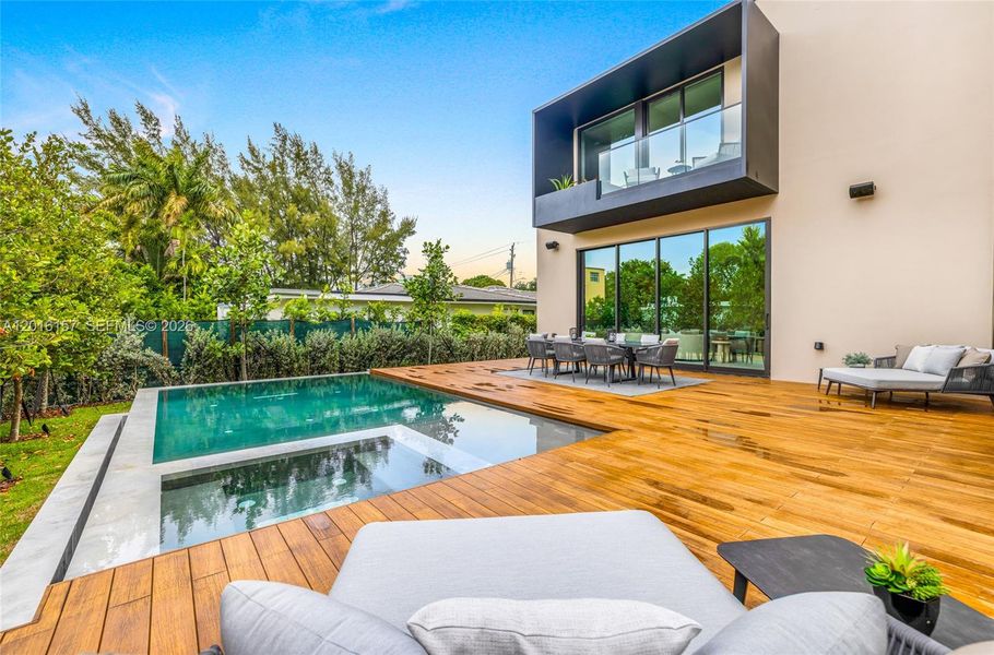 Exterior details and patio area of a home in , Miami Beach (Image 3).