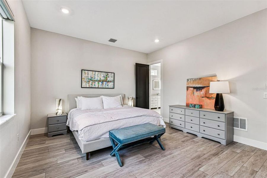 Furnished interior view inside a new home in , Tampa (Image 30).